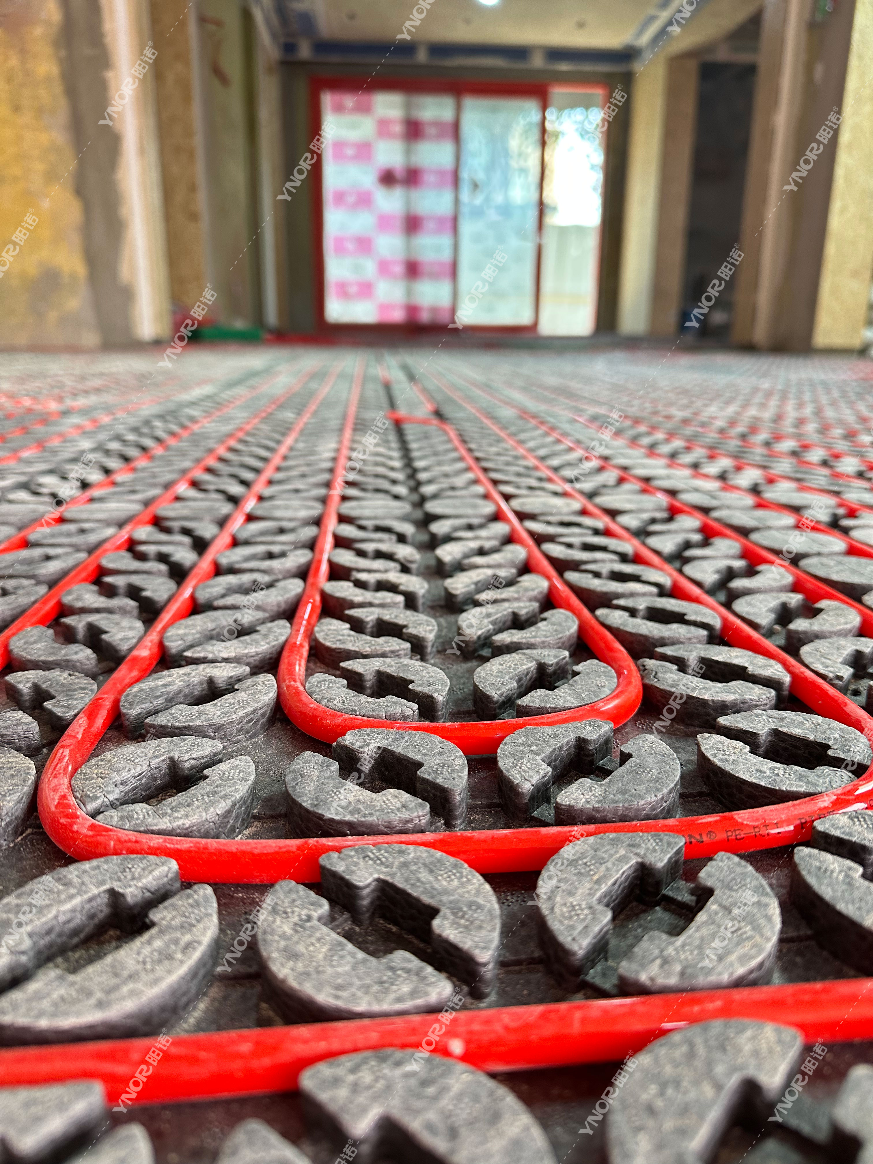 某輻射系統(tǒng)選配地面陽諾石墨EPS模塊地暖末端